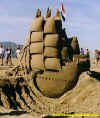 sand sculpture3.jpg (49809 bytes)